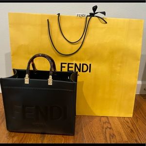 XL Fendi Shopping bag with sticker and ribbon